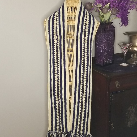 2 Vintage Handmade Crocheted Scarves with Tassels - Picture 4 of 14